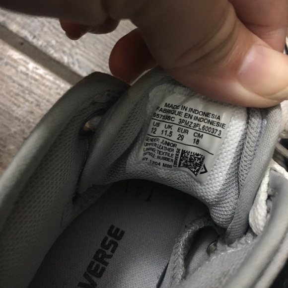 Little boys size 12 gray leather converse - Picture 4 of 4